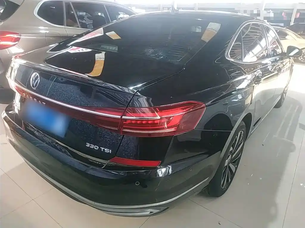 Volkswagen Passat — фото 7