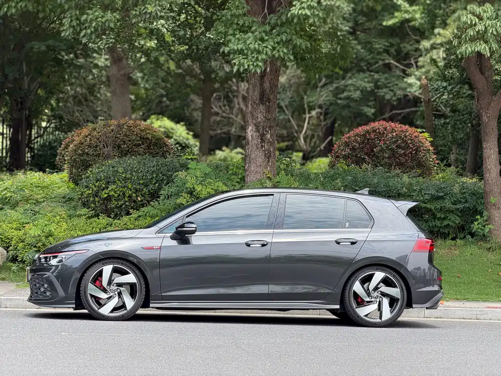 Volkswagen Golf GTI — фото 3
