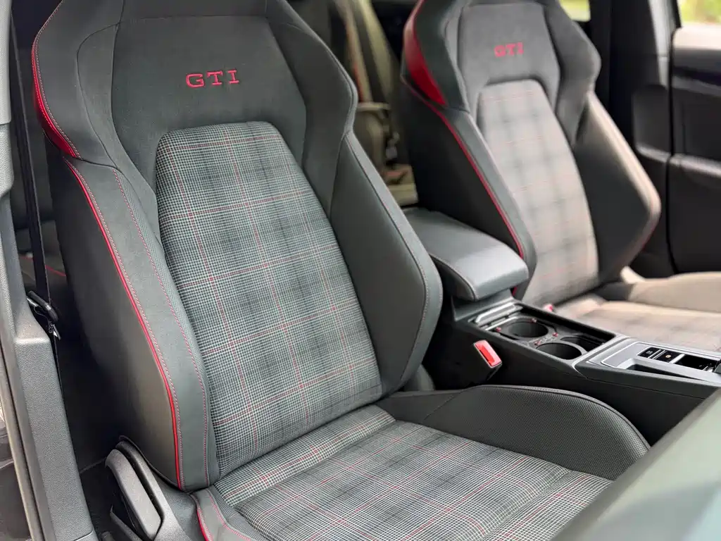 Volkswagen Golf GTI — фото 5