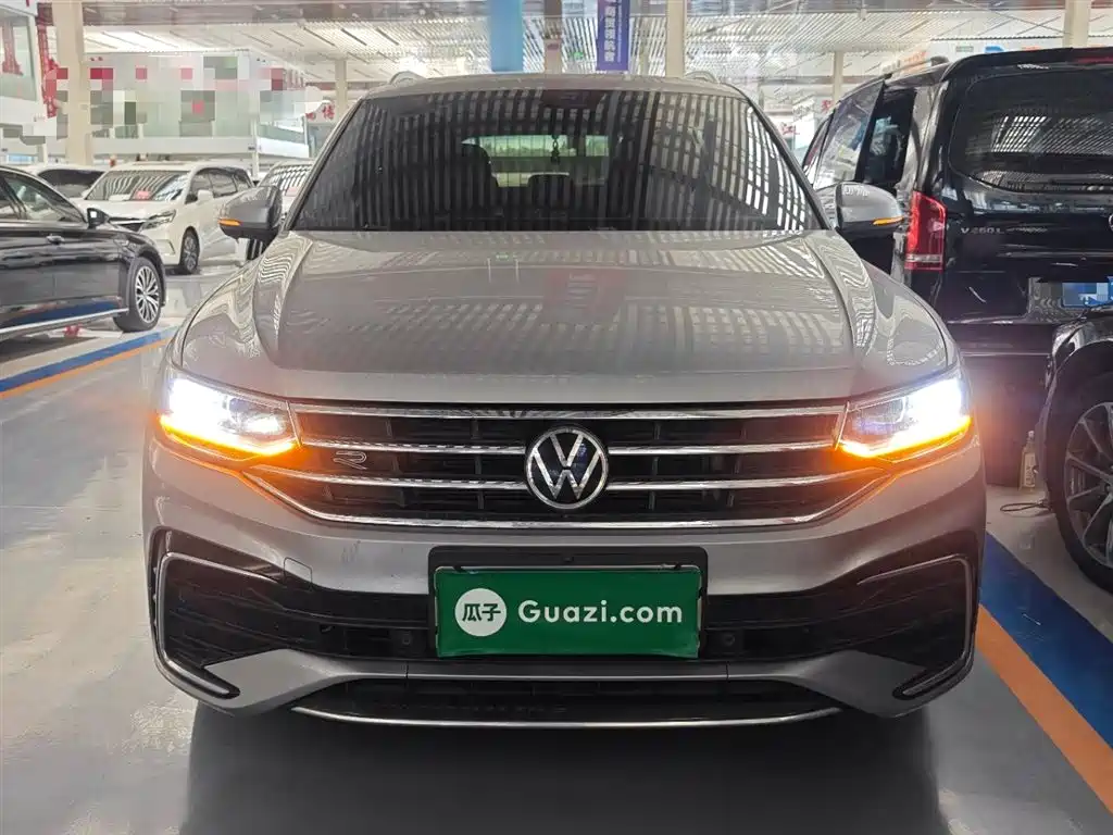 Volkswagen Tiguan L — фото 3