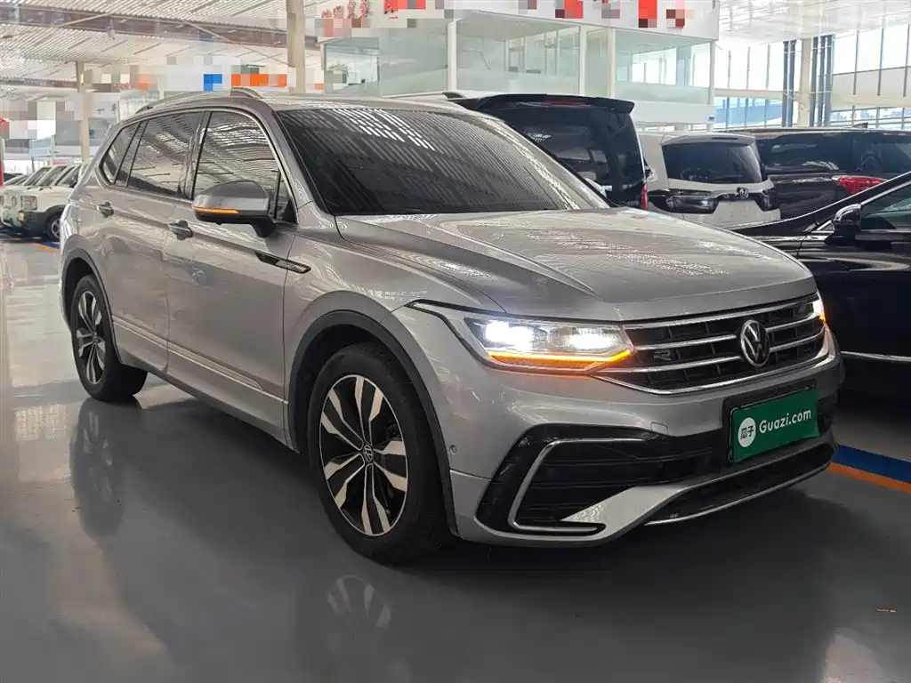 Volkswagen Tiguan L — фото 4