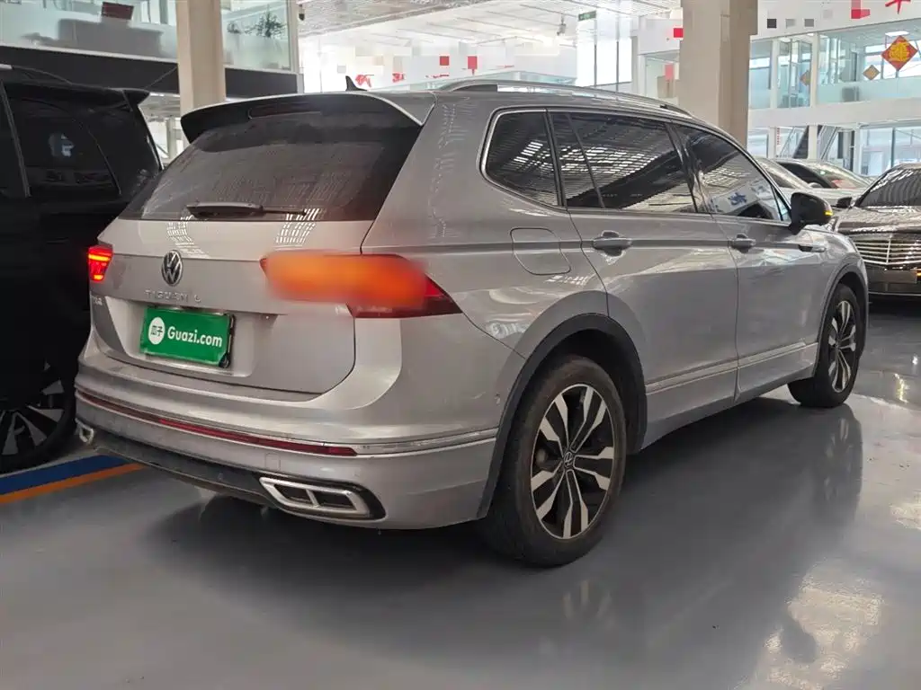 Volkswagen Tiguan L — фото 7
