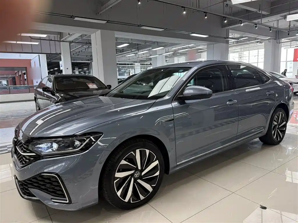 Volkswagen Passat — фото 2