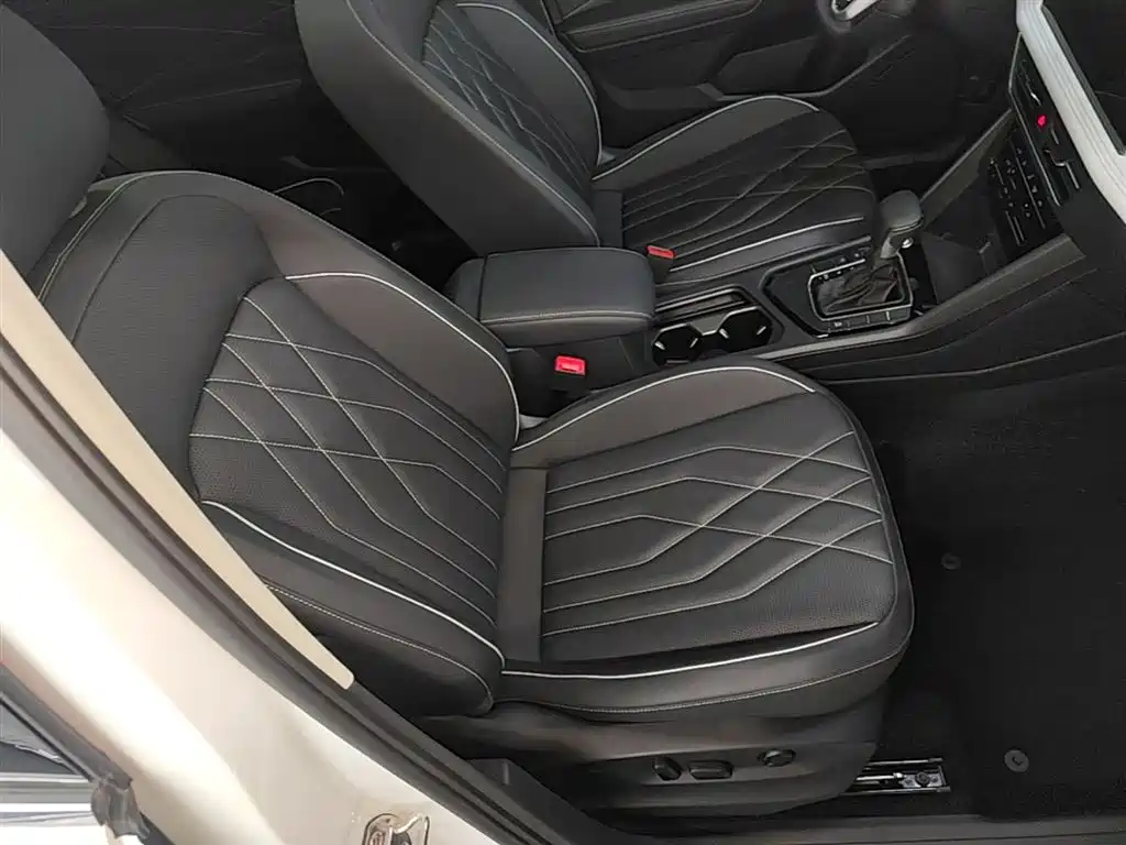 Volkswagen Tiguan L — фото 25