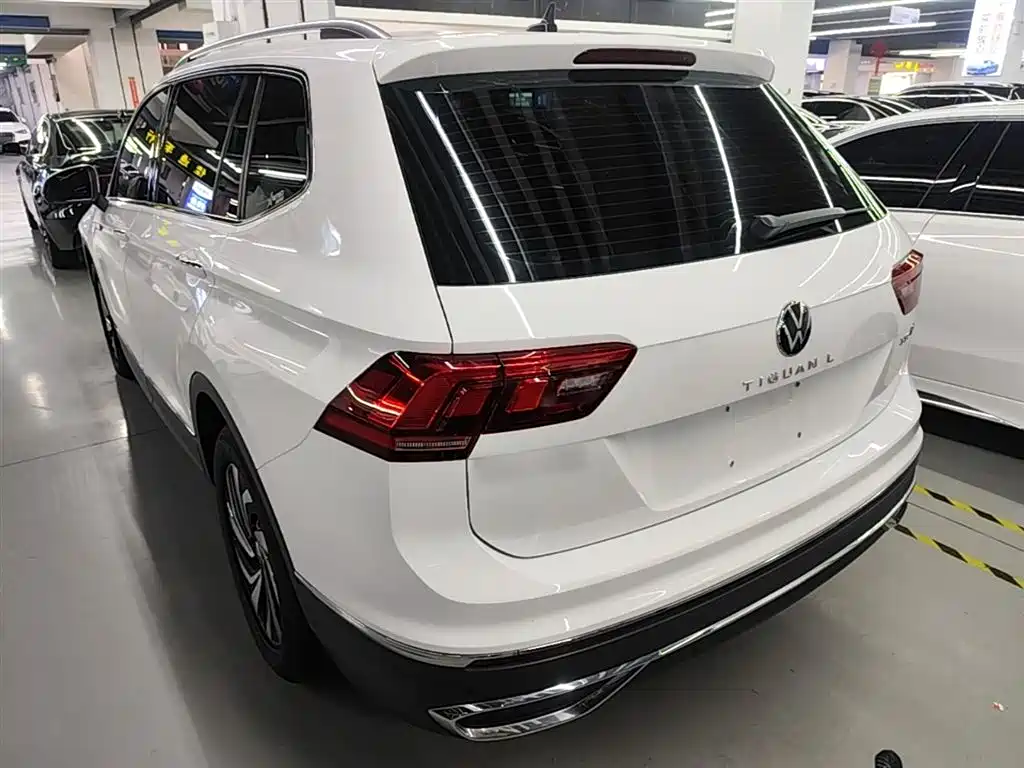 Volkswagen Tiguan L — фото 5