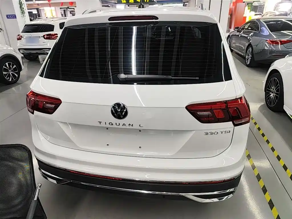 Volkswagen Tiguan L — фото 6