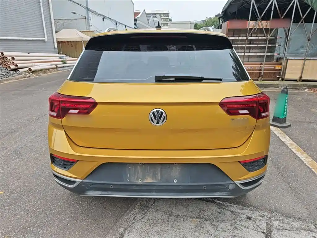 Volkswagen T-Roc — фото 6