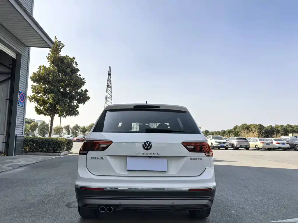 Volkswagen Tiguan L — фото 4