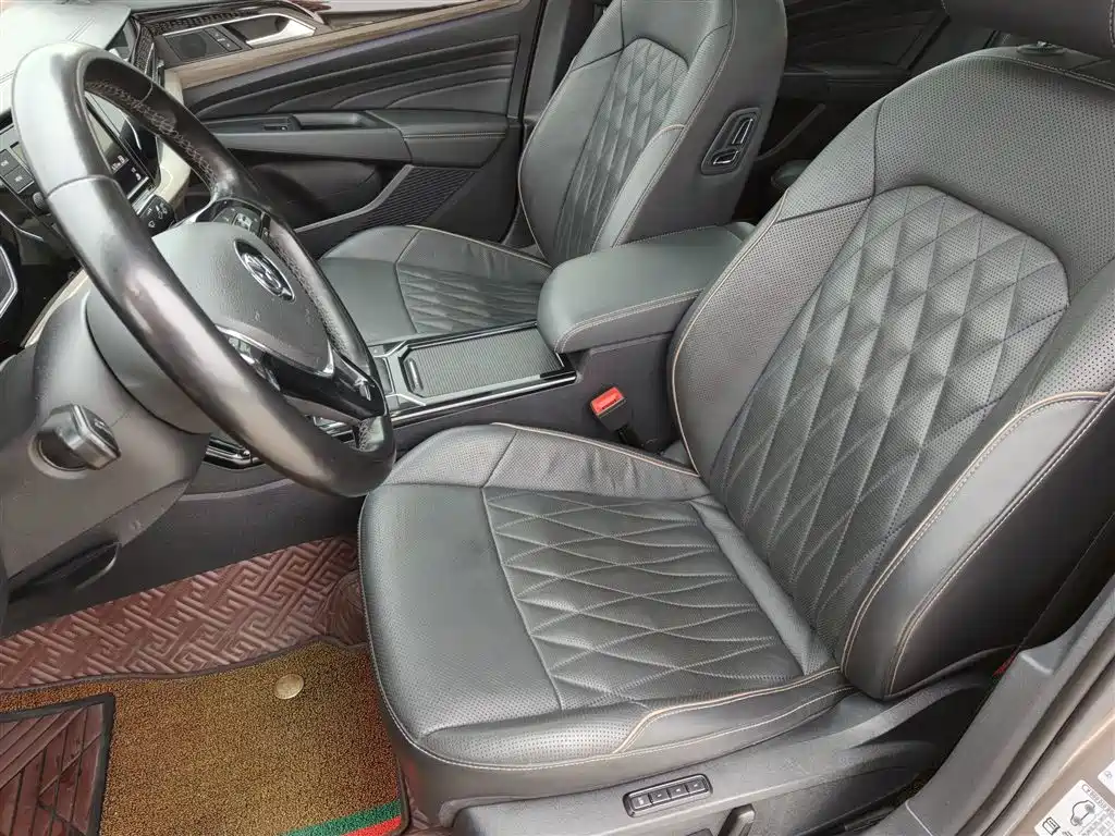 Volkswagen Passat — фото 11