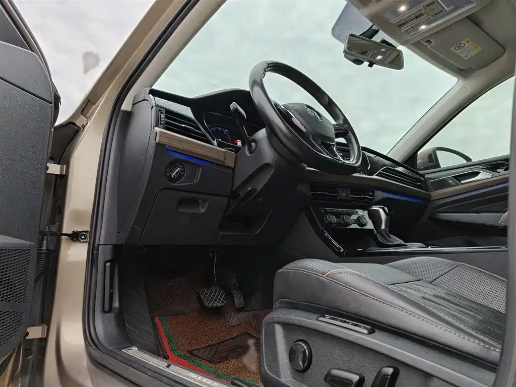 Volkswagen Passat — фото 14