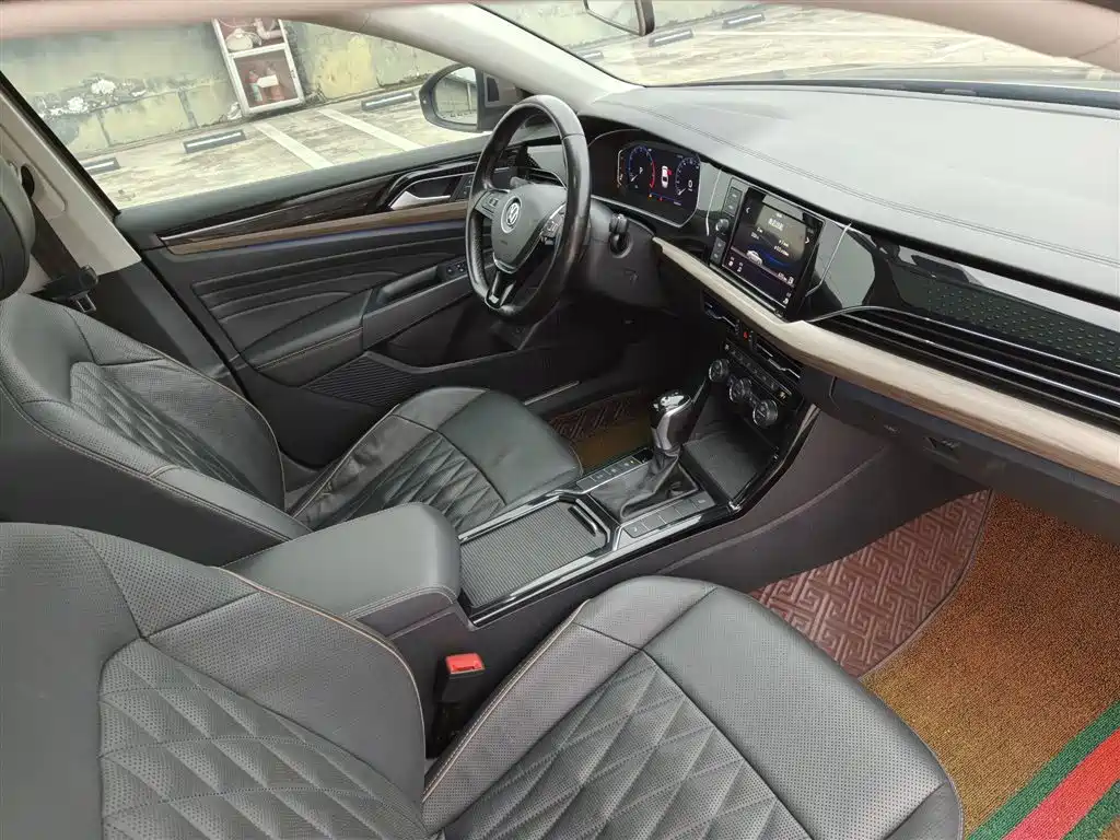 Volkswagen Passat — фото 21