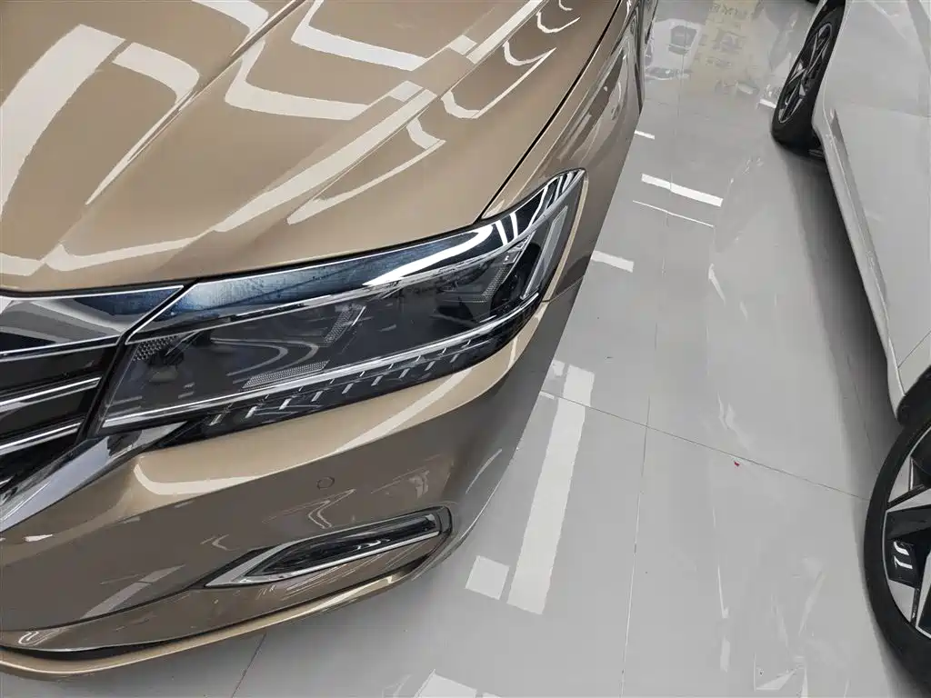 Volkswagen Passat — фото 22