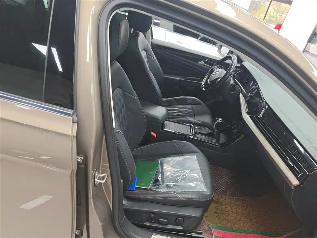 Volkswagen Passat — фото 23
