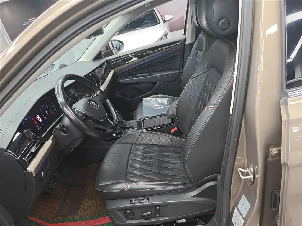 Volkswagen Passat — фото 7
