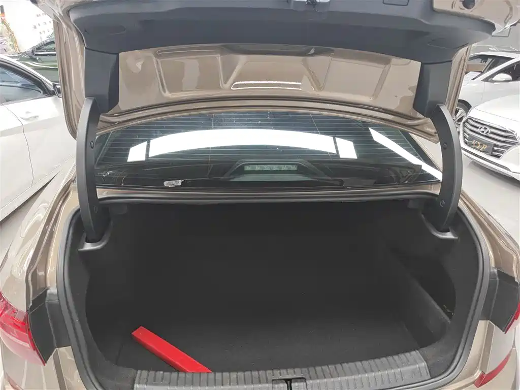 Volkswagen Passat — фото 9