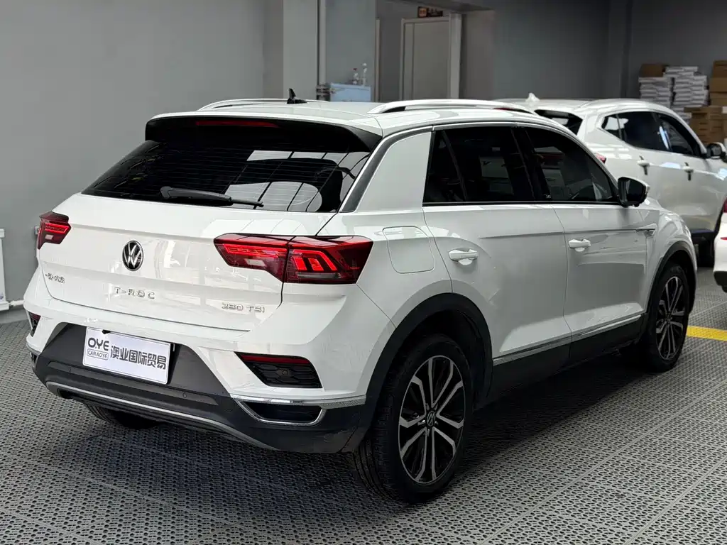 Volkswagen T-Roc — фото 6