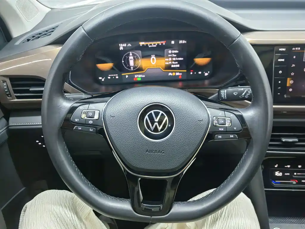 Volkswagen Tharu — фото 8