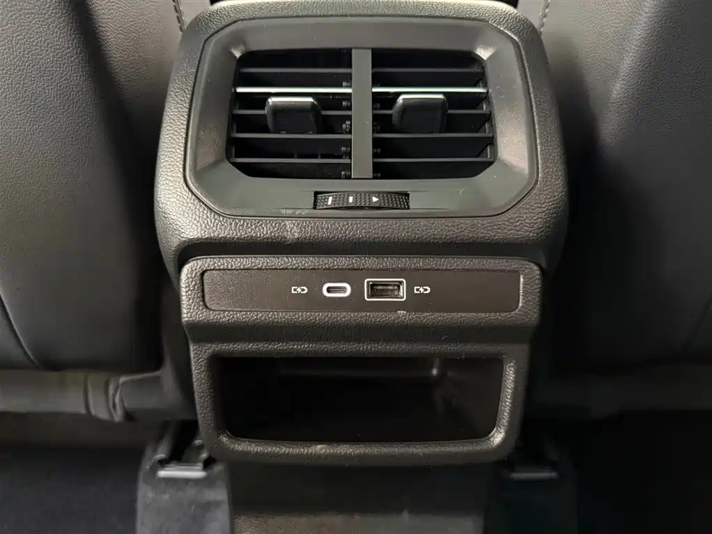 Volkswagen Tharu — фото 21