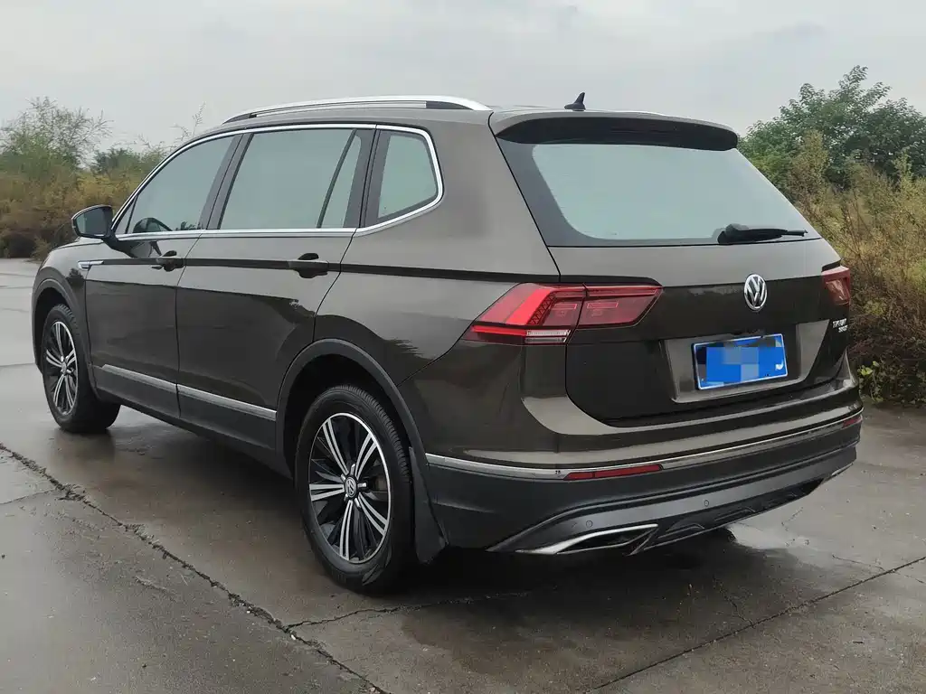 Volkswagen Tiguan L — фото 4