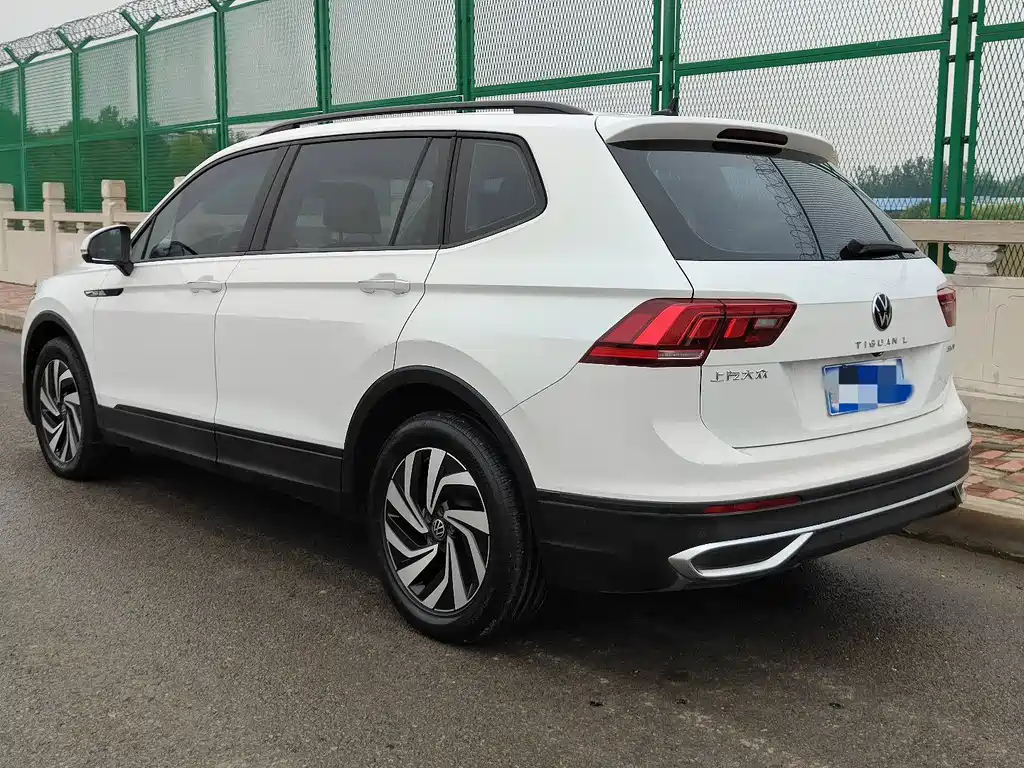 Volkswagen Tiguan L — фото 4
