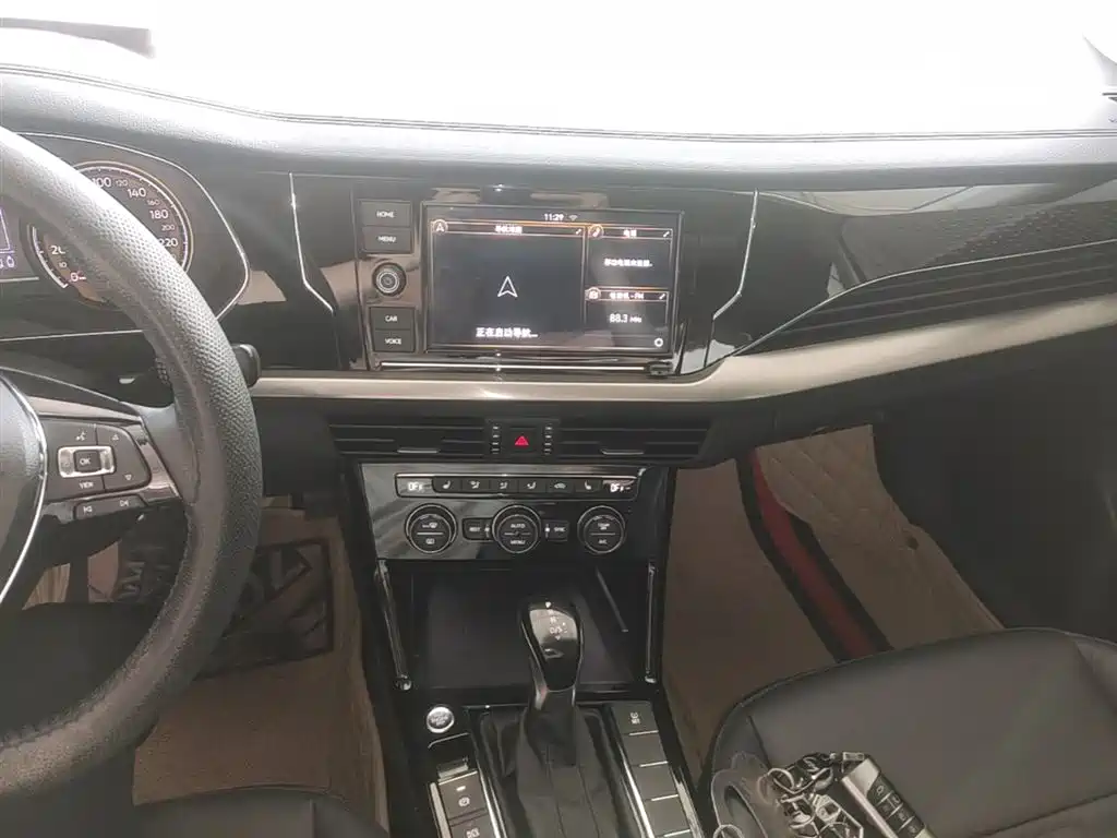 Volkswagen Passat — фото 13