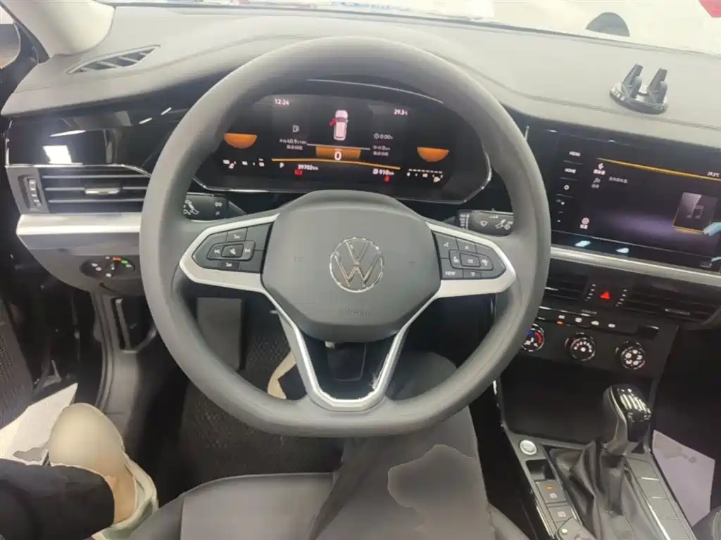 Volkswagen Passat — фото 11