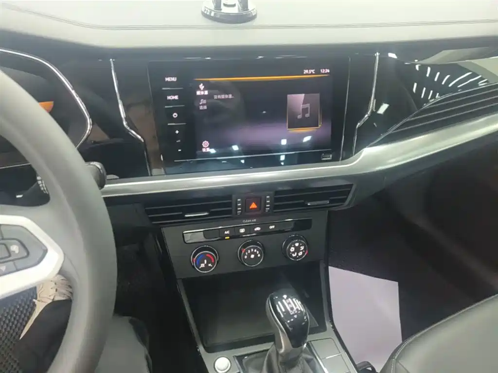 Volkswagen Passat — фото 13