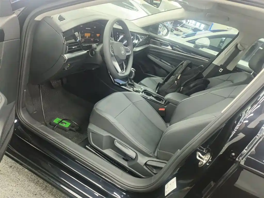 Volkswagen Passat — фото 15