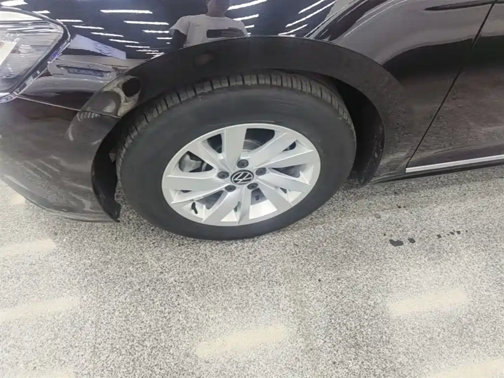 Volkswagen Passat — фото 23
