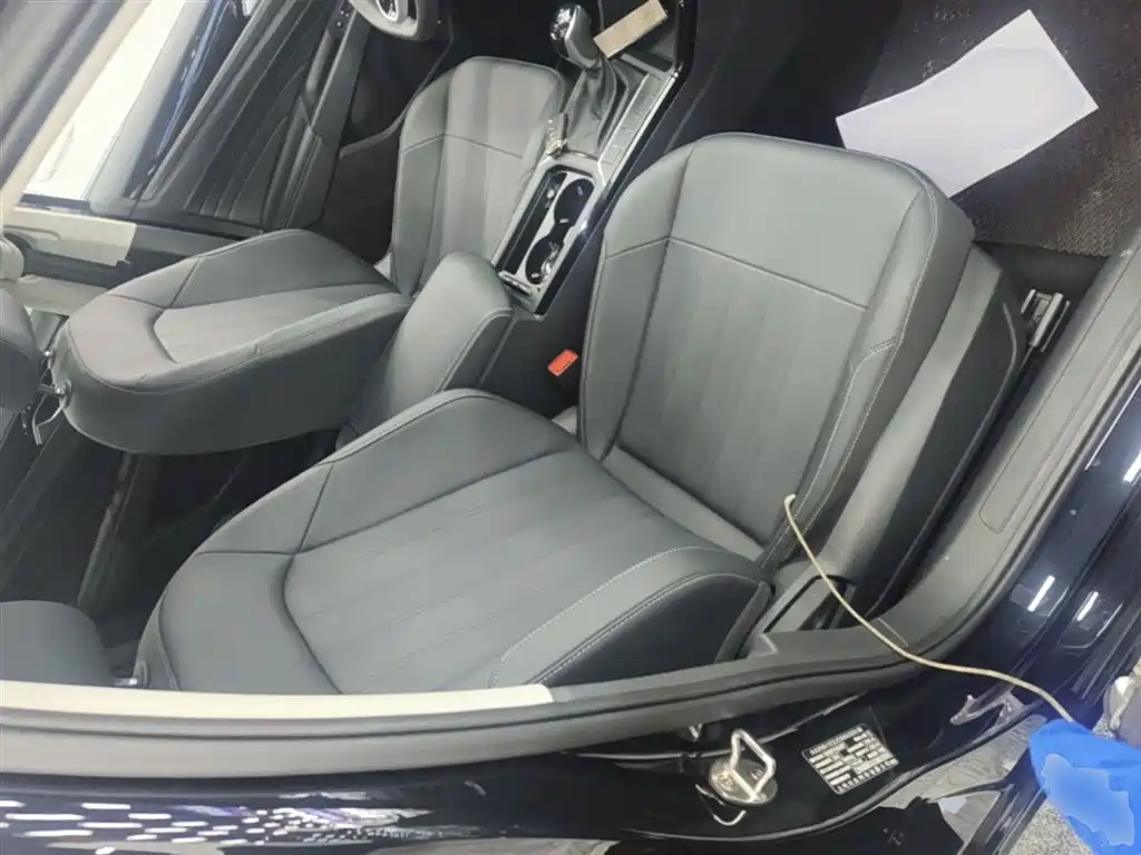 Volkswagen Passat — фото 25