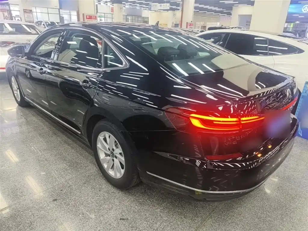 Volkswagen Passat — фото 5