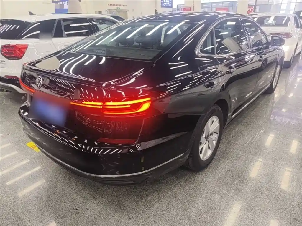 Volkswagen Passat — фото 7