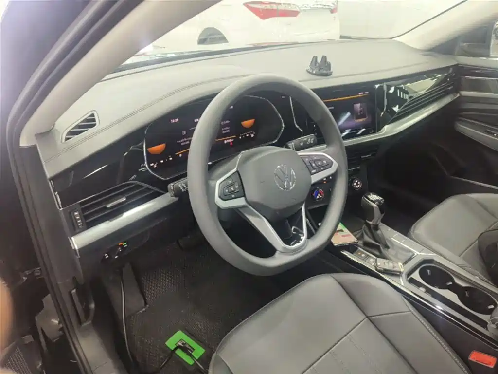 Volkswagen Passat — фото 10