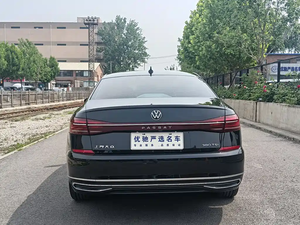 Volkswagen Passat — фото 8