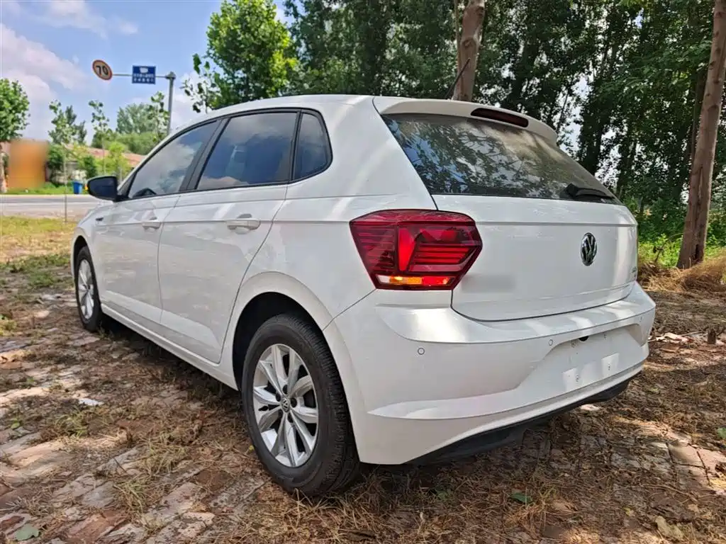 Volkswagen Polo — фото 5