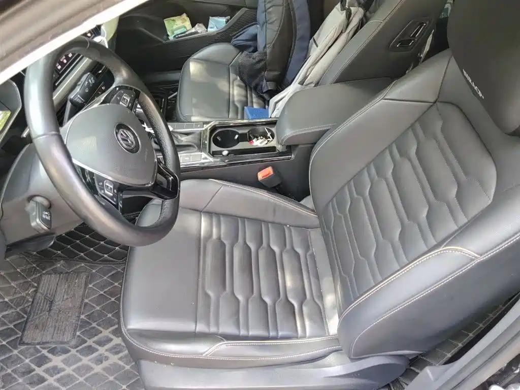 Volkswagen Passat — фото 8