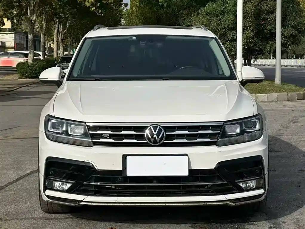 Volkswagen Tiguan L — фото 3