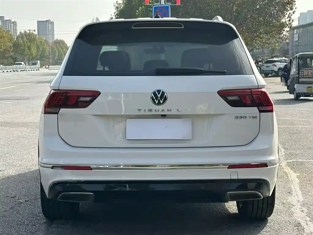 Volkswagen Tiguan L — фото 5