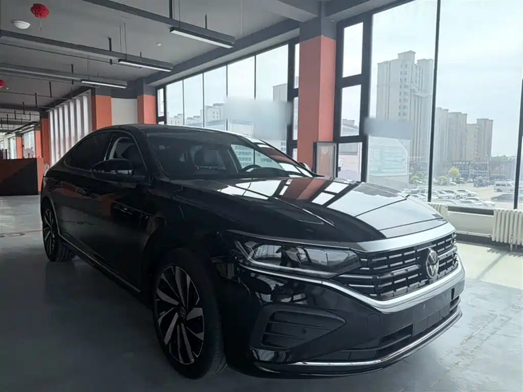 Volkswagen Passat — фото 25