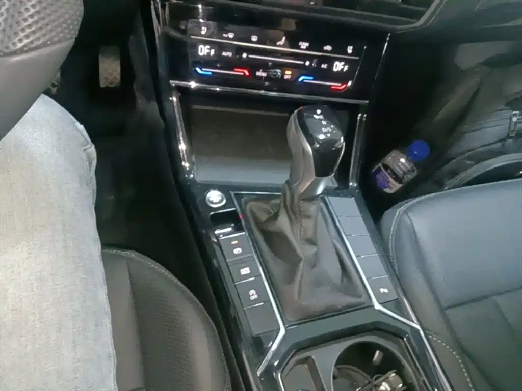 Volkswagen Passat — фото 7