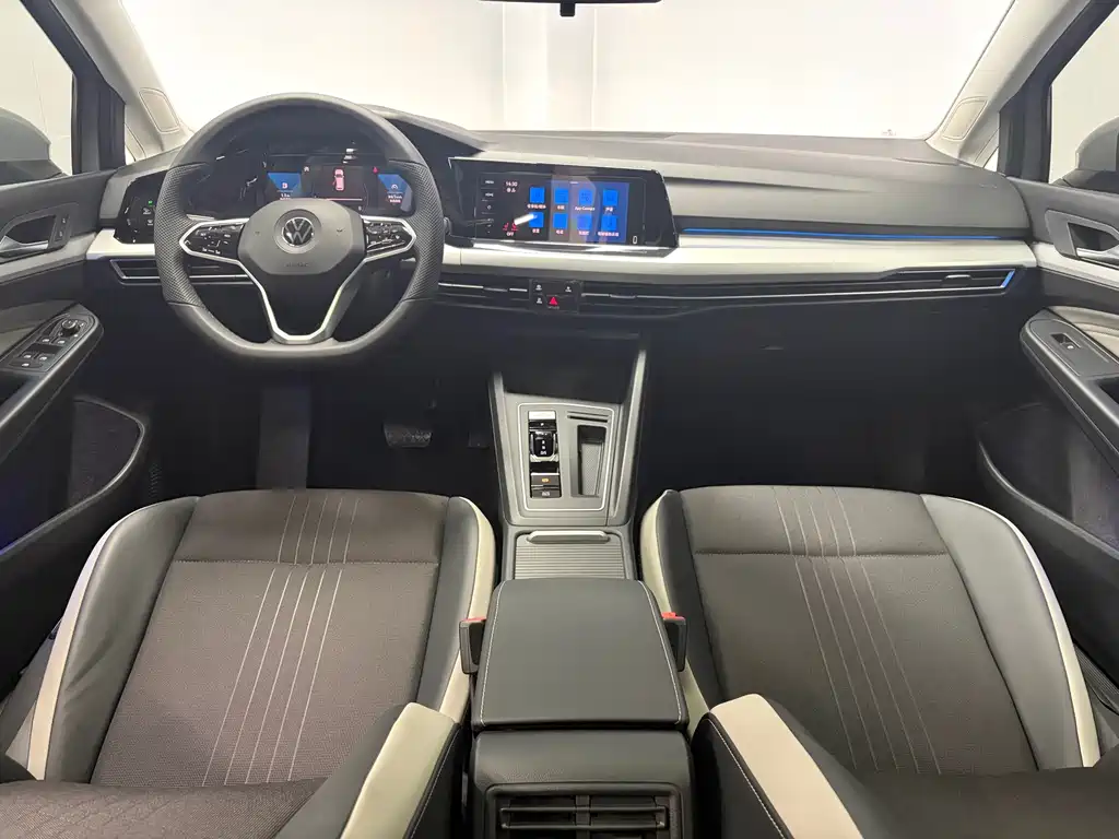 Volkswagen Golf — фото 10