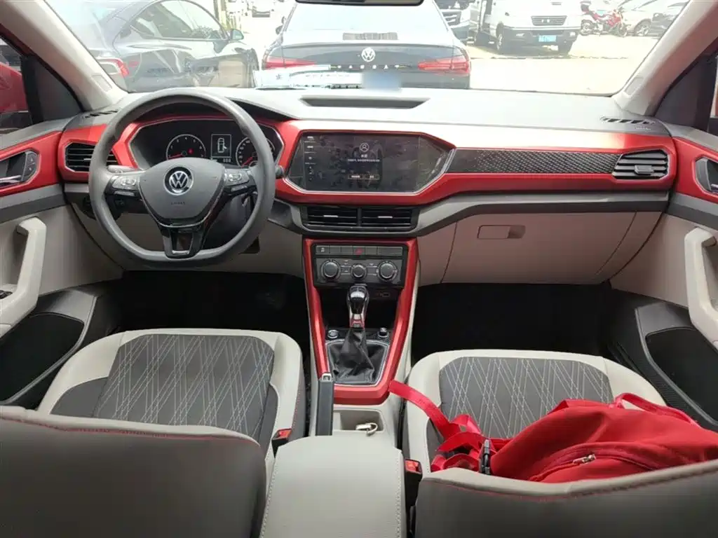 Volkswagen T-Cross — фото 10