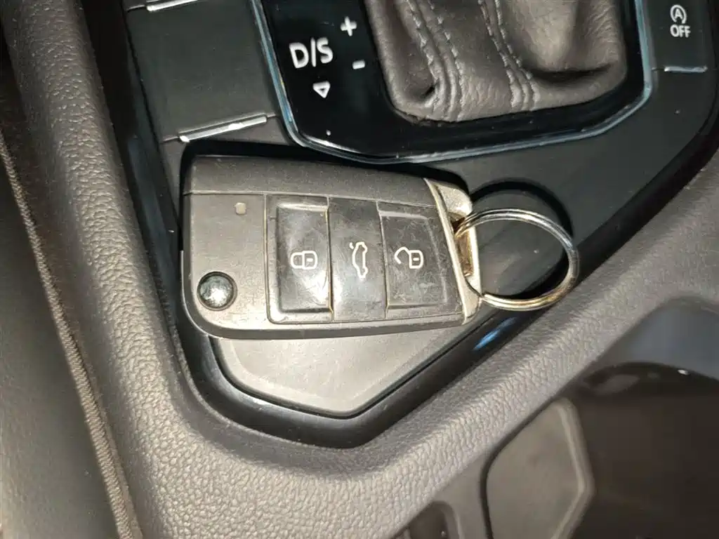 Volkswagen Tharu — фото 9