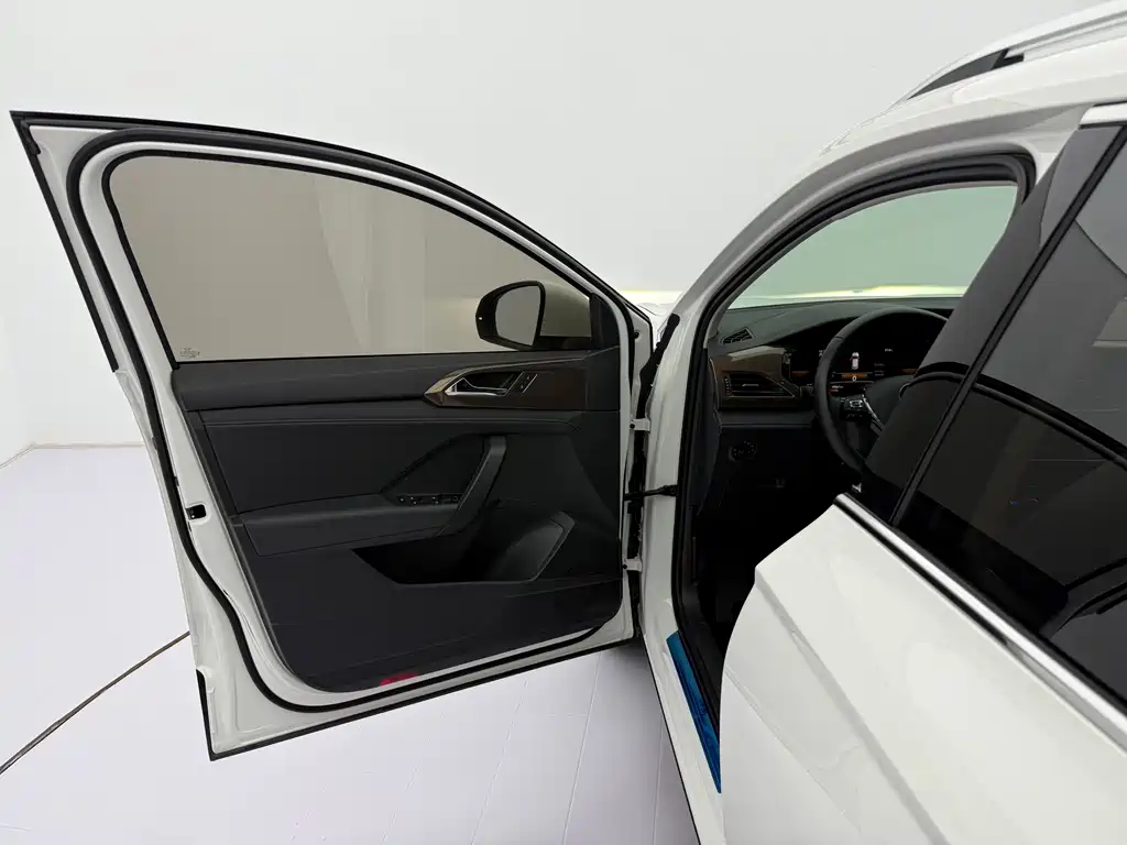 Volkswagen Tharu — фото 21