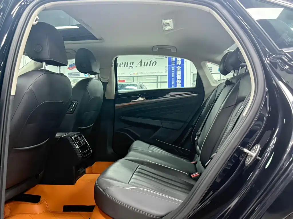 Volkswagen Passat — фото 17
