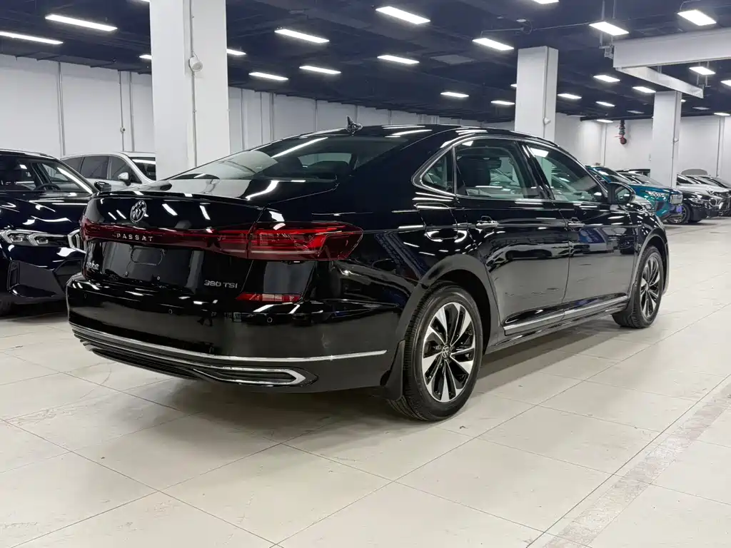 Volkswagen Passat — фото 4