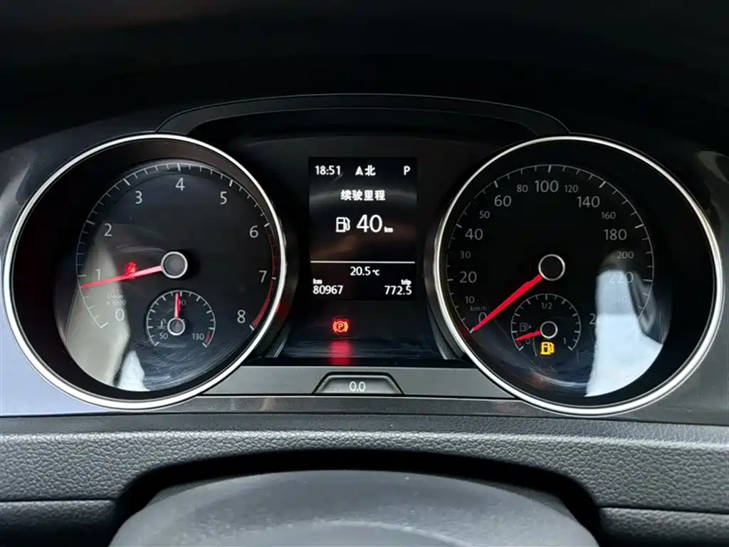 Volkswagen Golf — фото 13