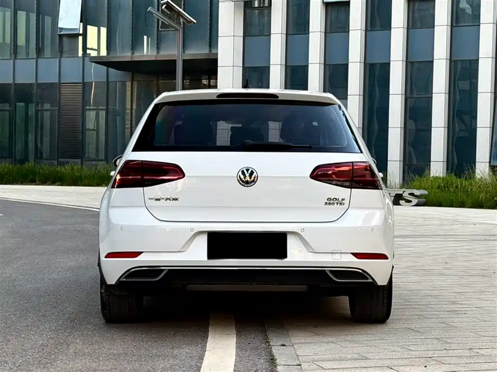 Volkswagen Golf — фото 5