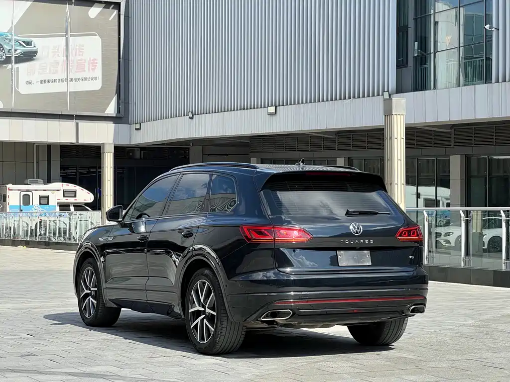Volkswagen Touareg — фото 5