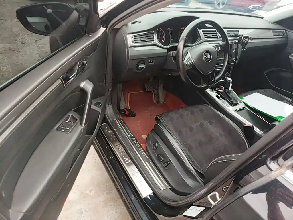 Volkswagen Passat — фото 16